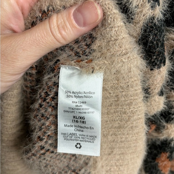 Leopard Print, Eyelash Sweater, Size XL, Time and Tru - Picture 6 of 7